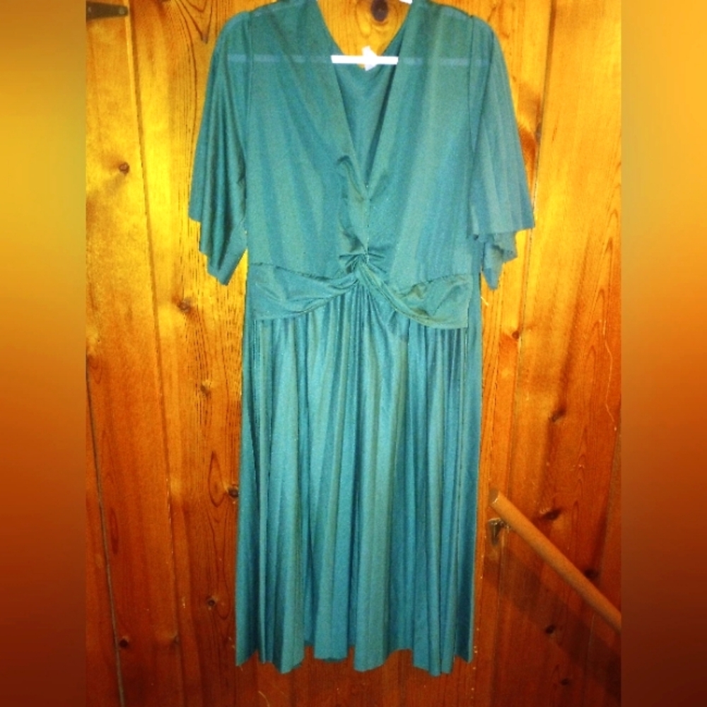 Asos Curve, Women's Plus Green Midi Dress. Size 18.